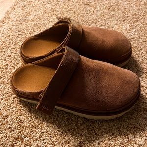 Ugg goldenstar versatile platform suede clogs